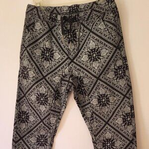 "WT0O" BLACK & WHITE PAISLEY PANTS - SIZE SMALL [NWOT]